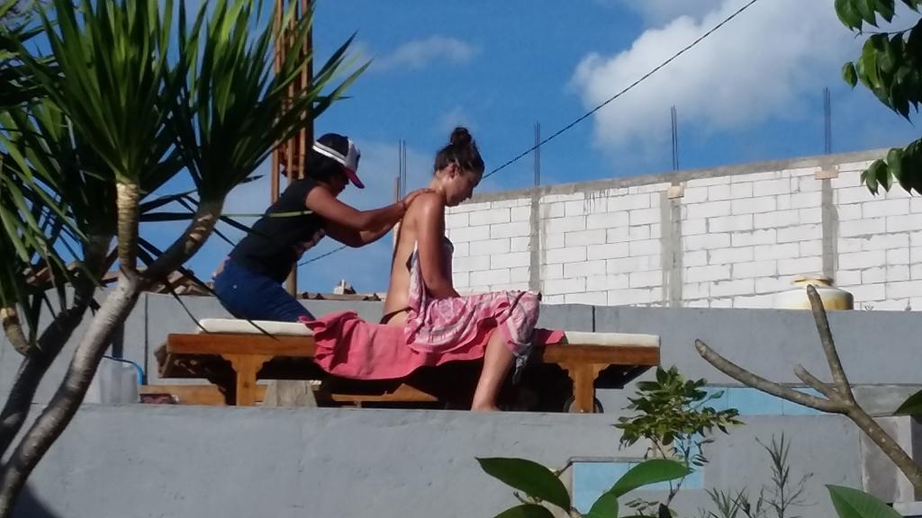 ホテルLembah Bhucarya レンボンガン島 エクステリア 写真